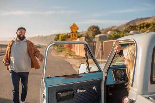 When to Choose Enclosed Transport for Your Vintage Vehicle